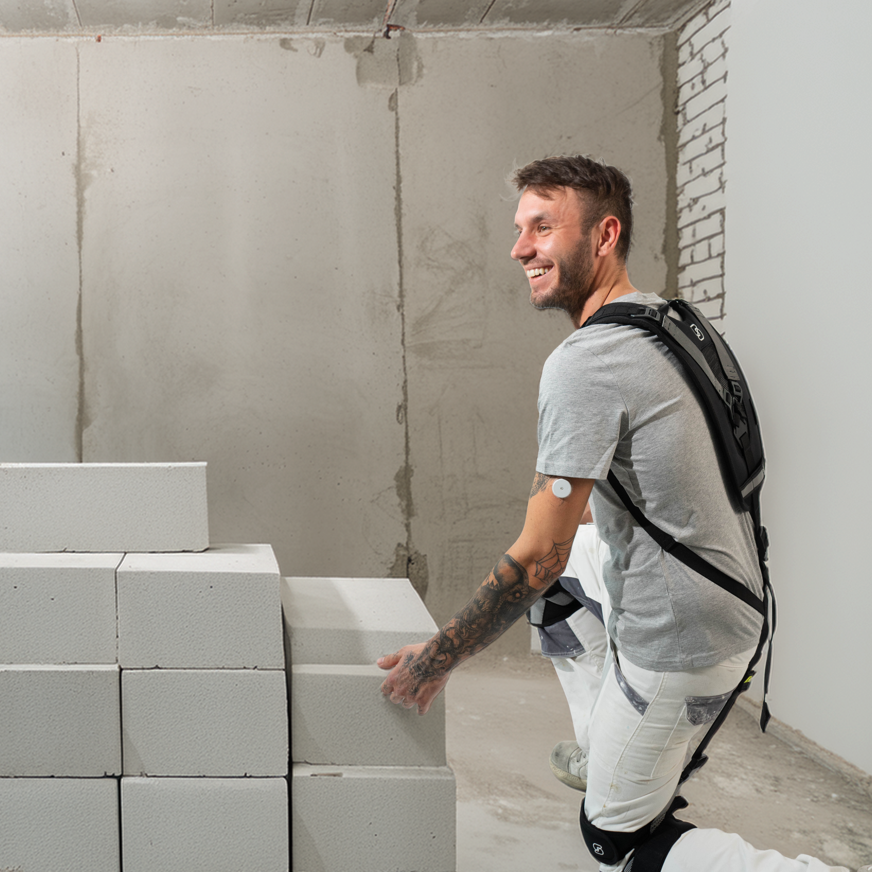 Skelex Edge: A Back Exoskeleton Designed to Naturally Strengthen Your Back-thumbnail